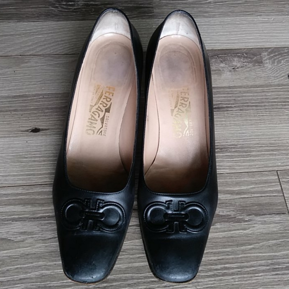 Salvatore Ferragamo black leather pumps